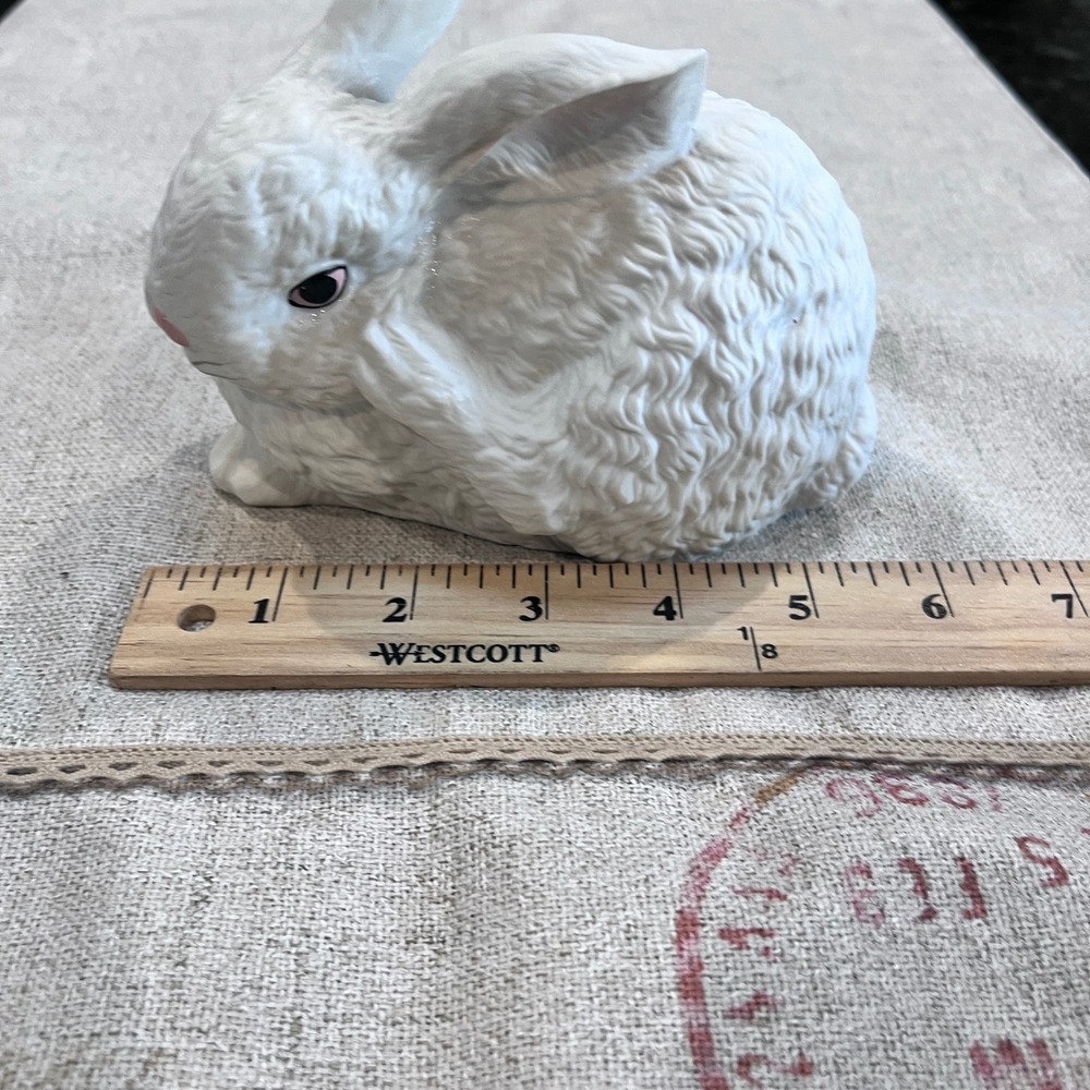 Flambro Vintage White Ceramic Bunny Rabbit Figurine Textured Taiwan ROC 5.5in - Picture 5 of 8